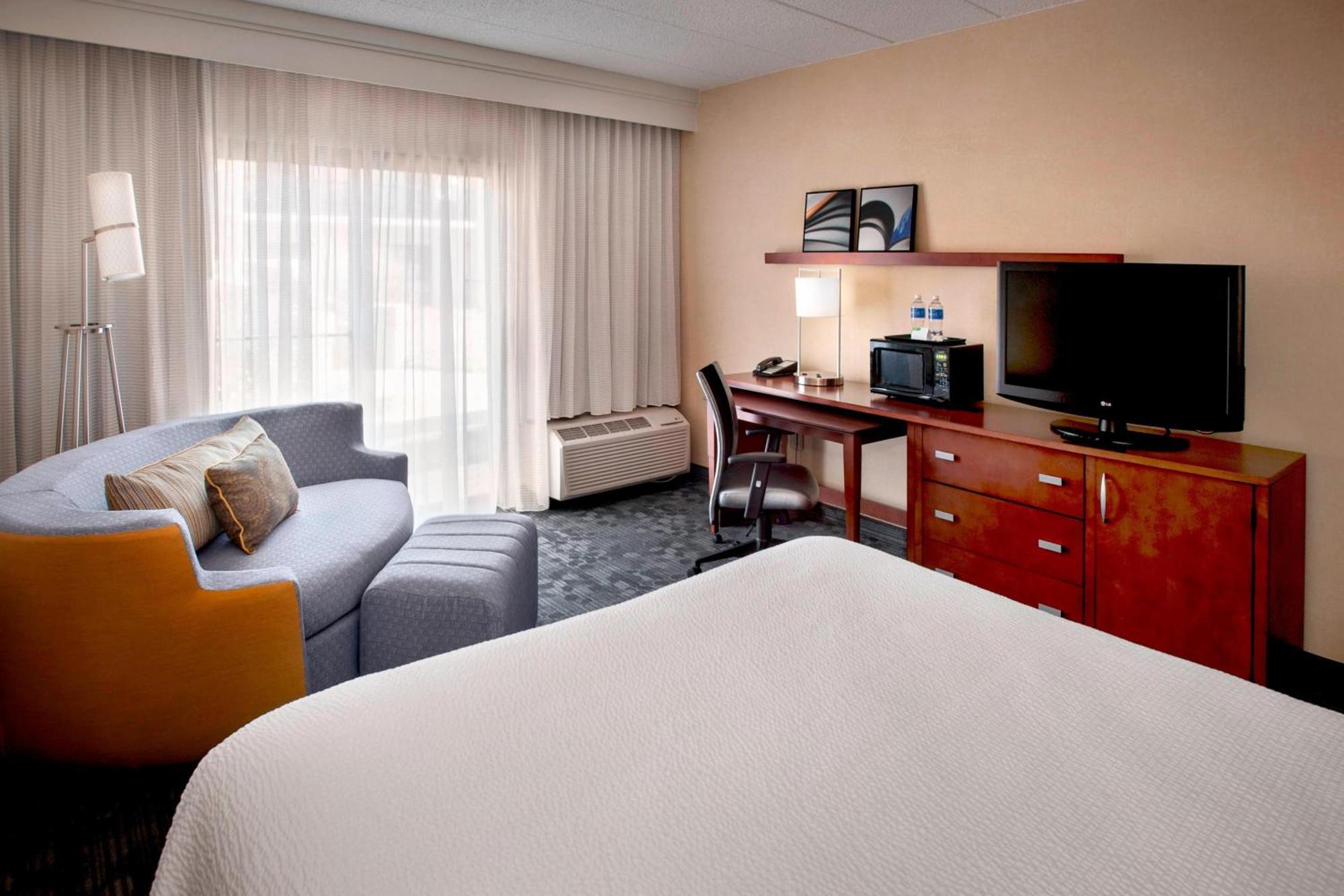 Courtyard By Marriott Hartford Windsor Airport Hotell Eksteriør bilde