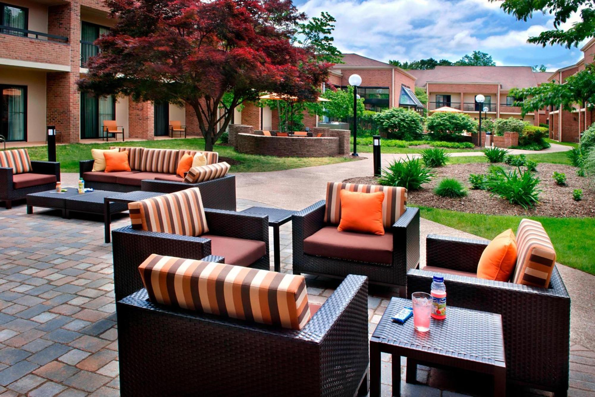 Courtyard By Marriott Hartford Windsor Airport Hotell Eksteriør bilde