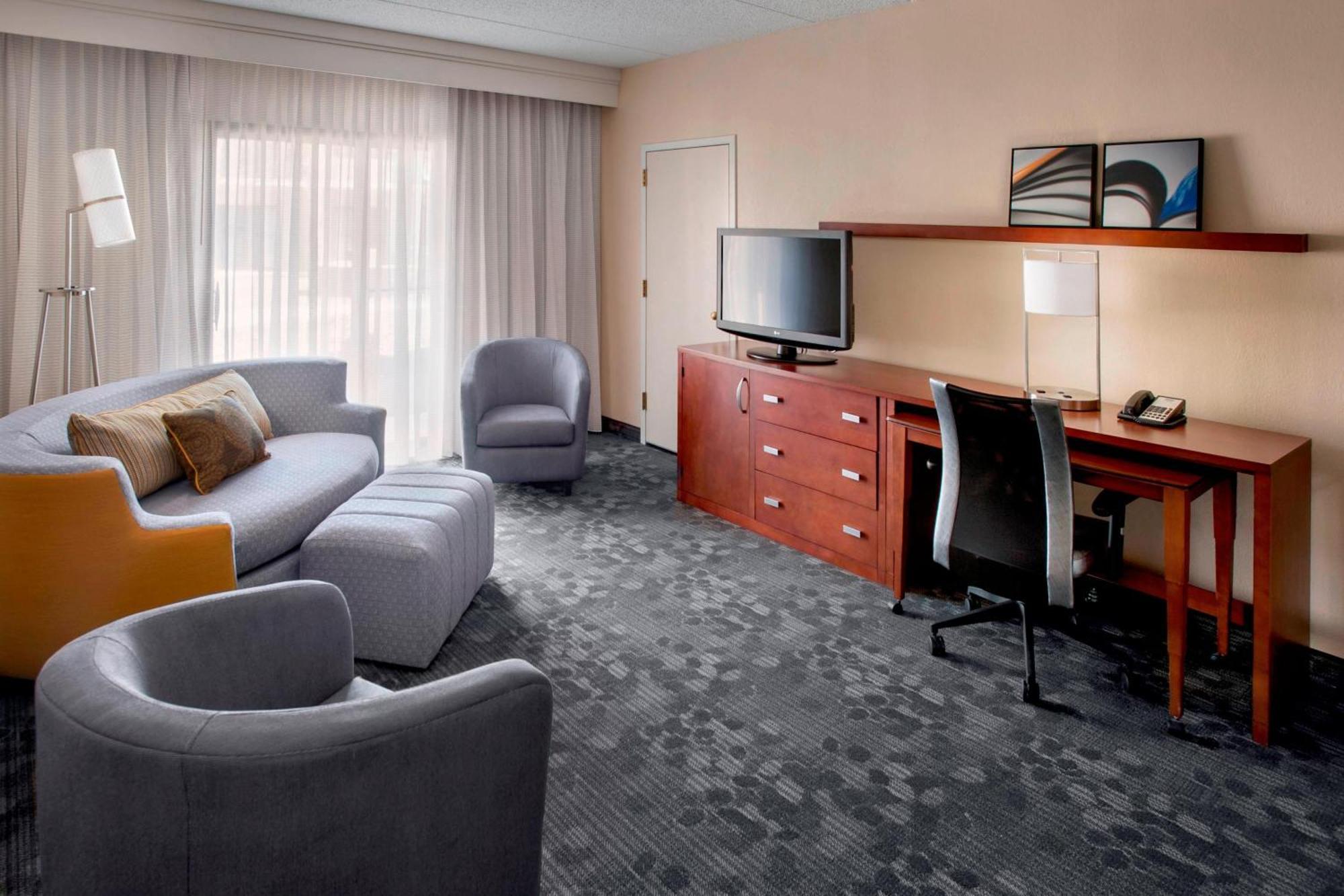 Courtyard By Marriott Hartford Windsor Airport Hotell Eksteriør bilde