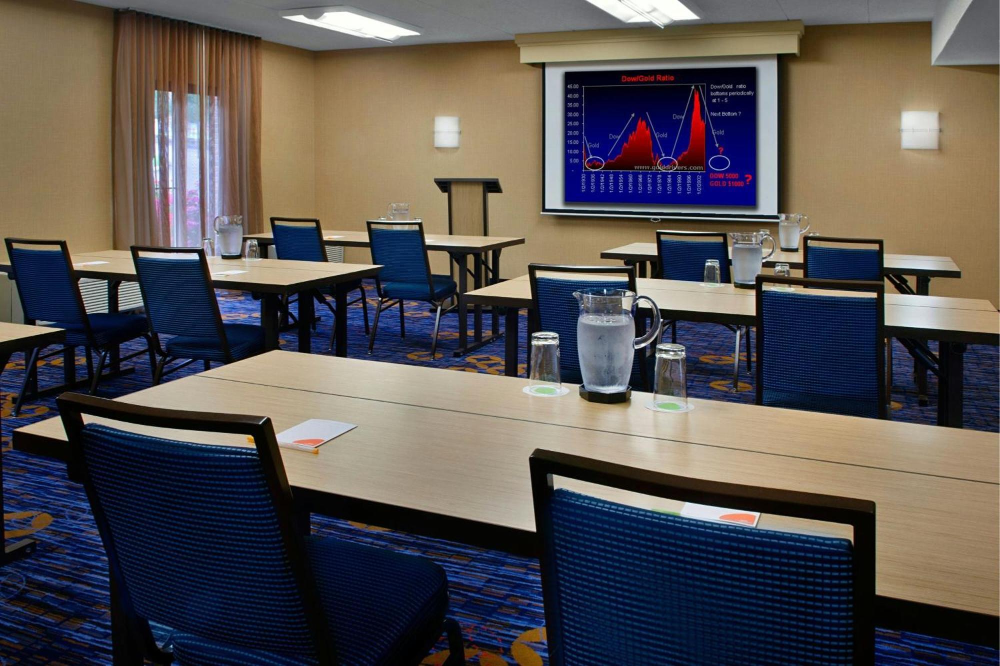 Courtyard By Marriott Hartford Windsor Airport Hotell Eksteriør bilde